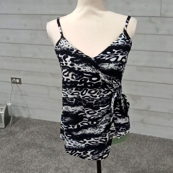 Magic suit black white and gray wrap tankini top. Size 10 NWT - Picture 3 of 4